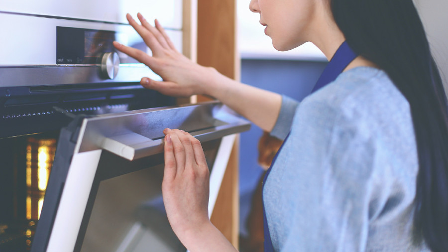 Forno autopulente come funziona e perchè scegliere i benefici del forno pirolitico